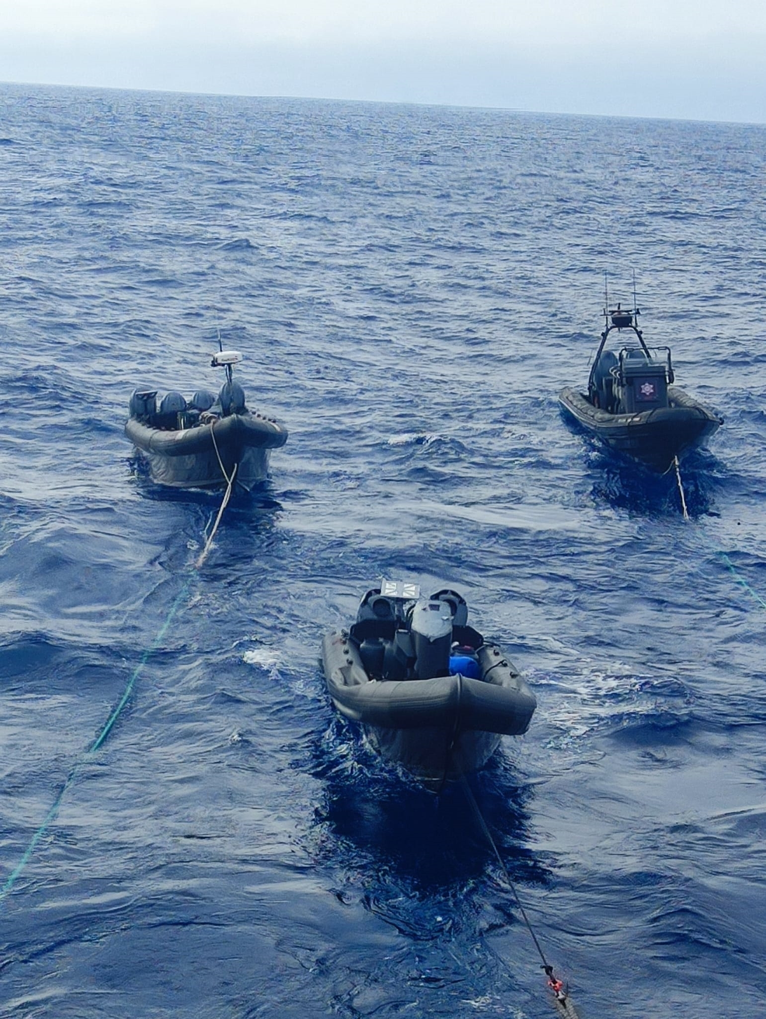 Marinha e AMN em acao de combate ao narcotrafico em aguas internacionais a sul de Portugal