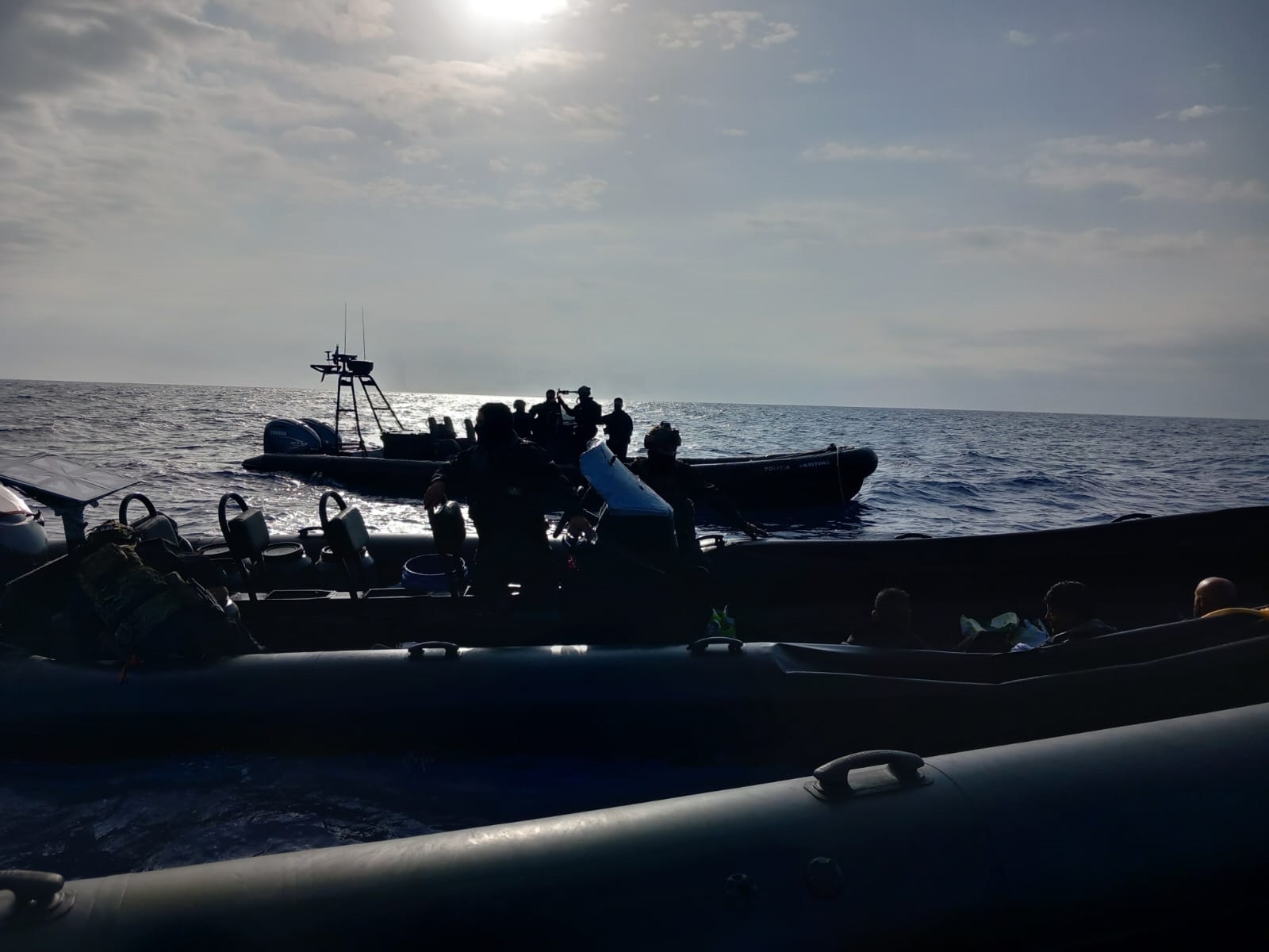 Marinha e AMN em acao de combate ao narcotrafico em aguas internacionais a sul de Portugal