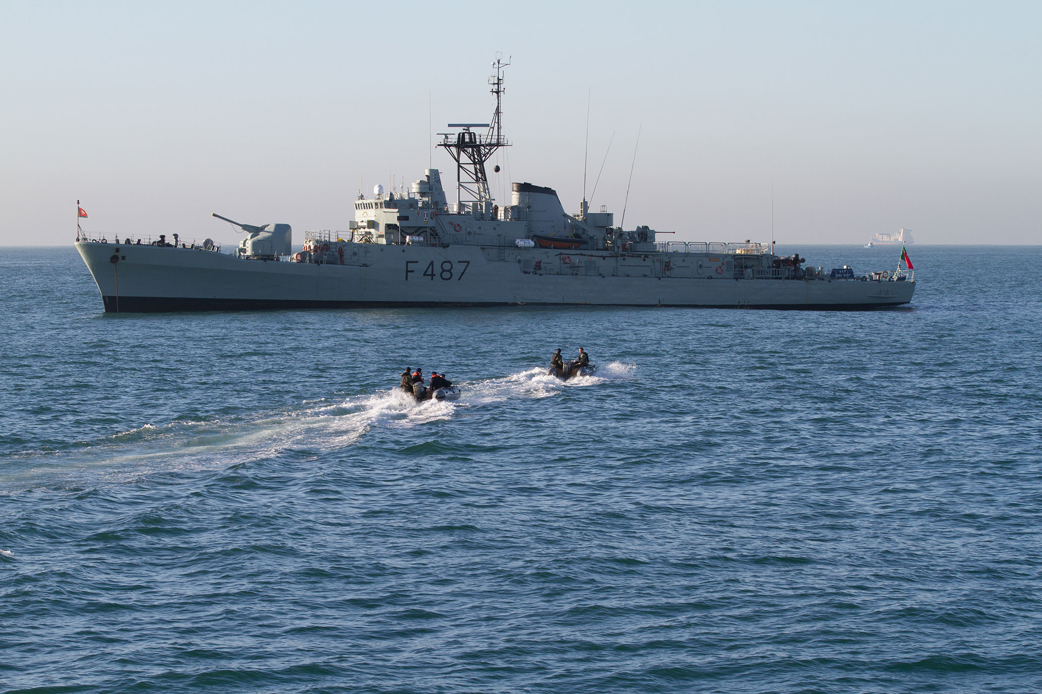 Resultado de imagem para FRAGATA JOAO ROBY