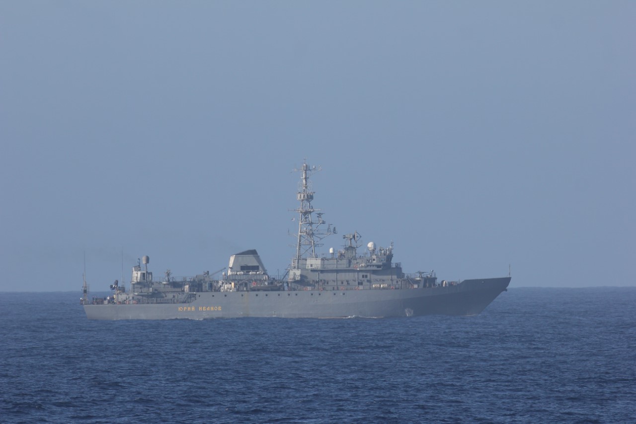 Fragata da Marinha acompanhou passagem de navio russo