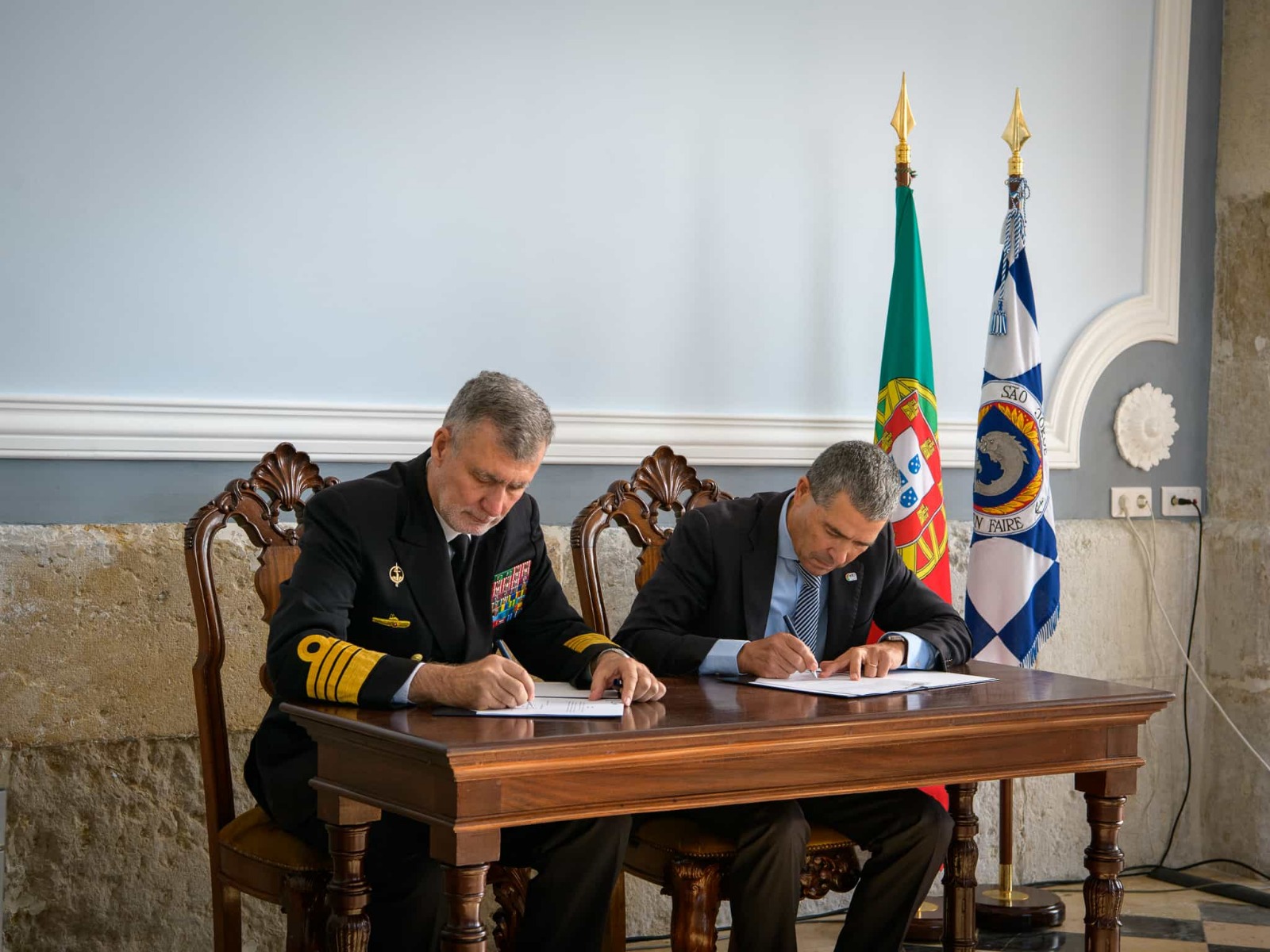 Assinatura do regulamento das marcas de qualificação da Marinha Portuguesa e do contrato de dois novos navios reabastecedores