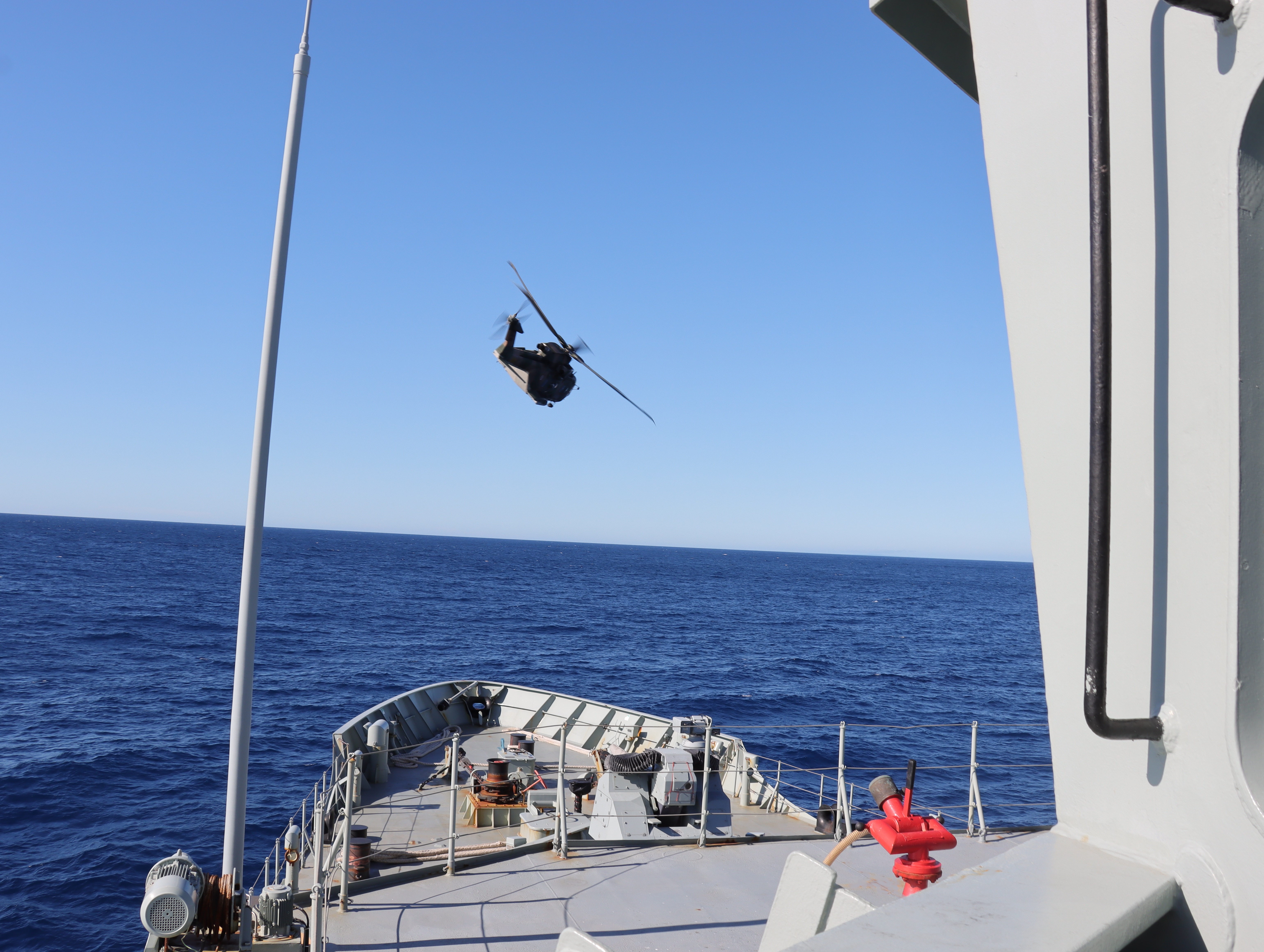 NRP Figueira da Foz realiza exercício de busca e salvamento com aeronave da Força Aérea Portuguesa