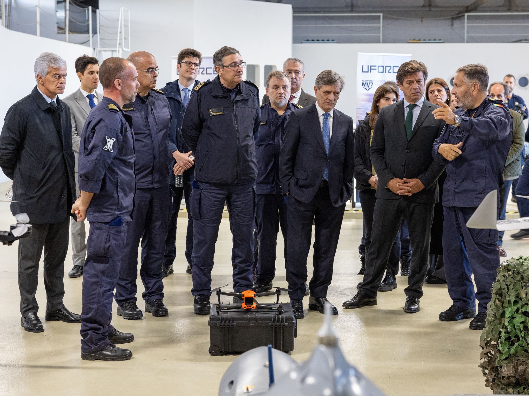 Secretário de Estado das Pescas e do Mar visita Centro de Experimentação Operacional da Marinha em Troia